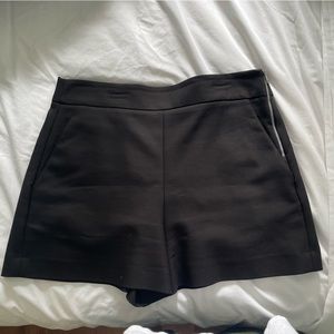 Zara side zip shorts in black- like new